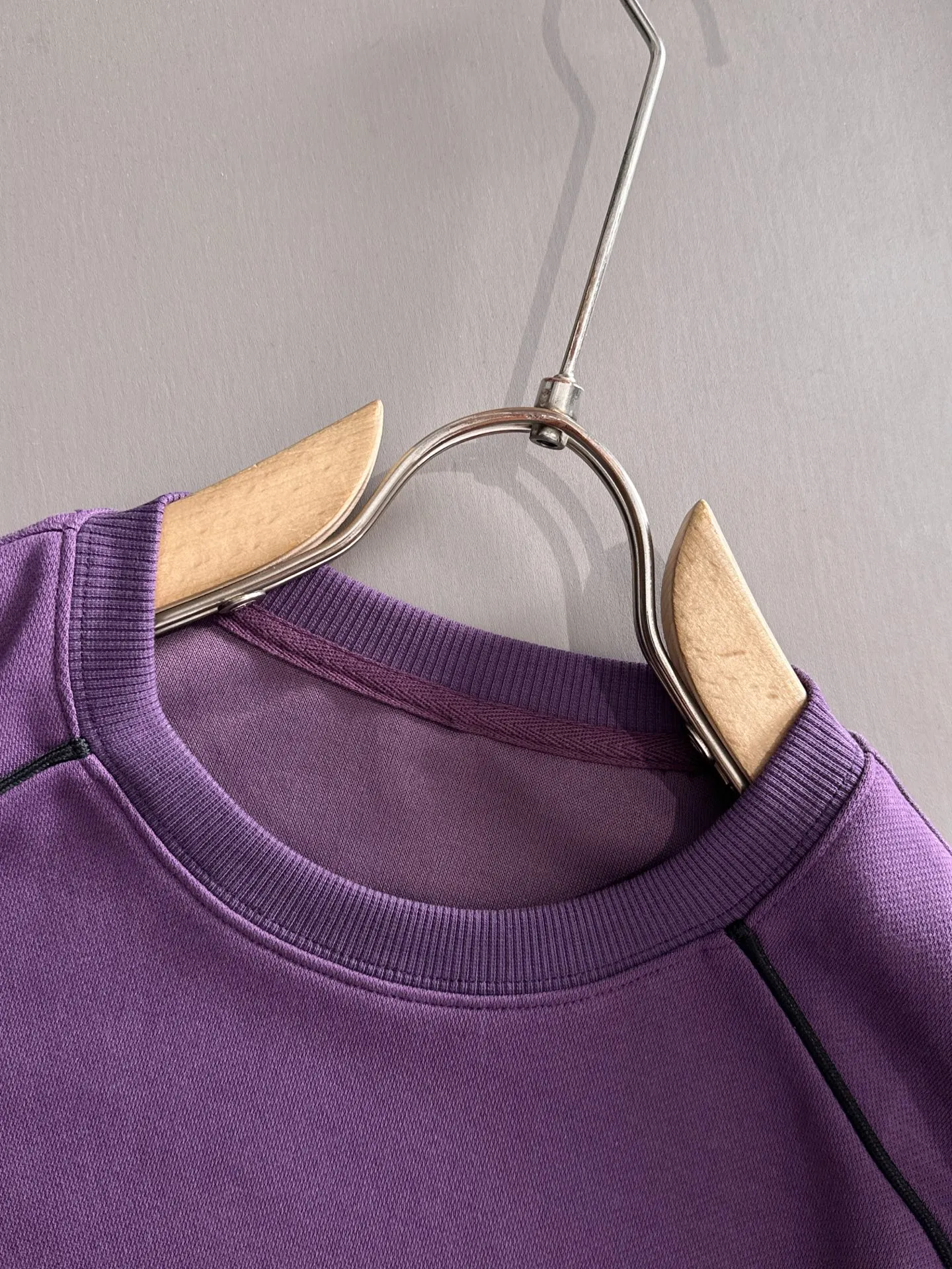 P360 Big Goose is the exclusive first release of 25ss new autumn and winter round neck long-sleeved sweatshirts for men and women. Many celebrities share the same style. Craftsmanship that cannot be copied by ordinary small workshops. We are not afraid of any challenges in terms of materials, detail restoration and craftsmanship, just to provide you with wonderful products. Compare the top original versions at will. No expense is spared just to do better. Unique imported fabric feel. Purely imported German machine production. Precision operation. Thousands of needles density. Full set of new accessories with three standards for simultaneous customization. The upper body is versatile and fashionable. A perfect choice for autumn and winter. A must-have item. Size chart: m-4XL (Please state your height and weight when placing an order.